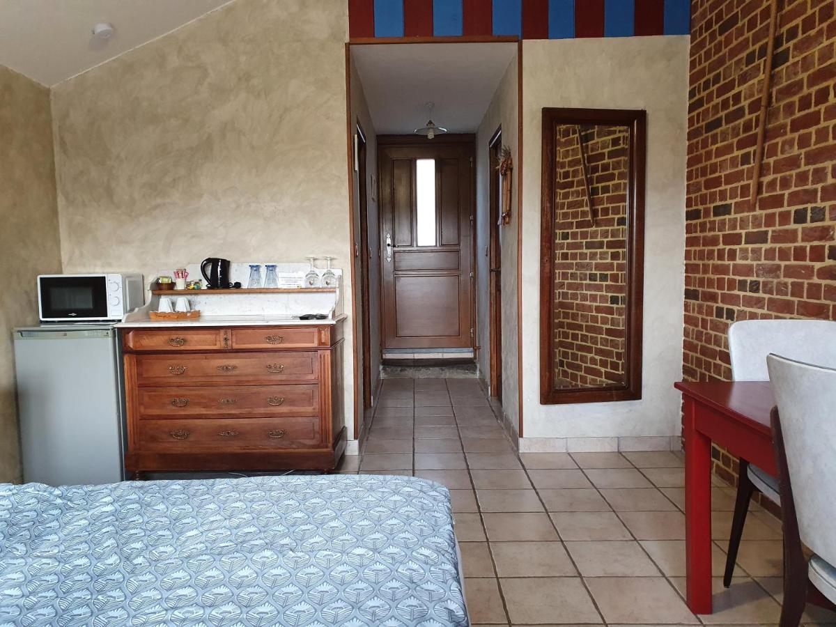 Les Mout'Anes Bed & Breakfast Saint-Hilaire-sur-Helpe ภายนอก รูปภาพ